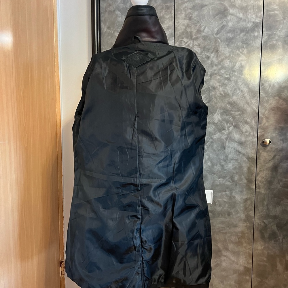 Elegant Black Faux Leather Women's Coat - Picture 8 of 10